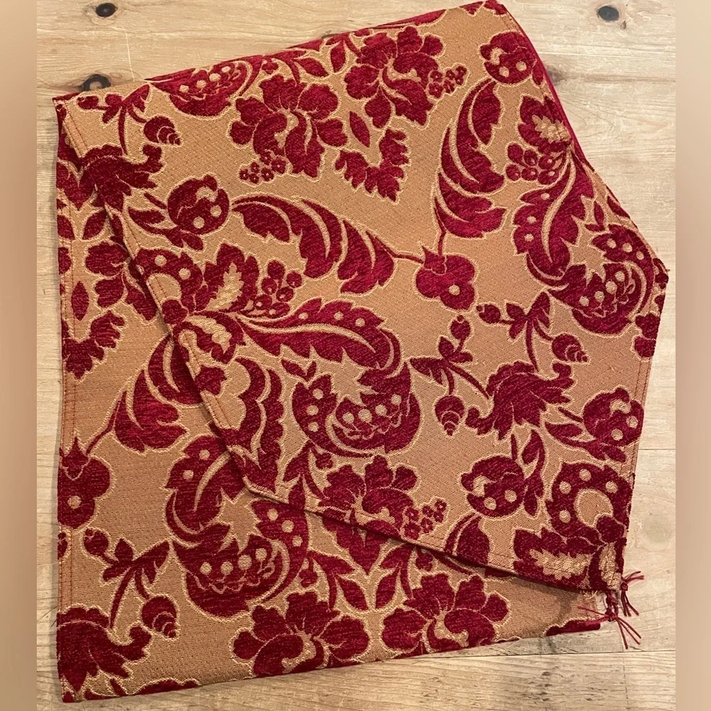 Pier 1 Elegant Textured Brocade Table Runner Burgundy Gold Holiday